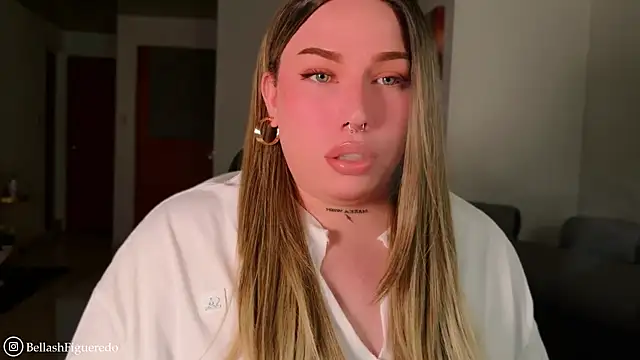 IsabellaFigueredo   online show from April 18, 10:10 pm