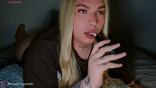 IsabellaFigueredo   online show from December 4, 4:11 am