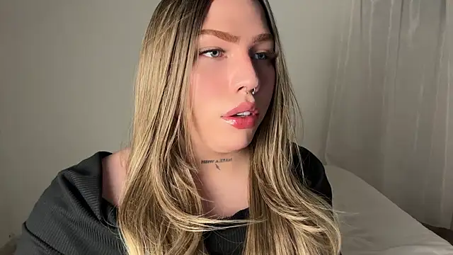 IsabellaFigueredo   online show from March 1, 12:10 am