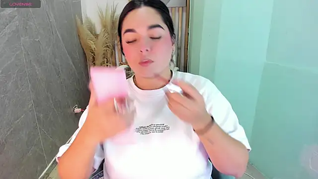 CelesteBrucee online show from April 18, 9:37 pm