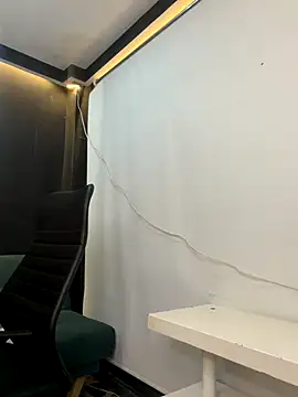 CelesteBrucee online show from December 2, 7:59 pm