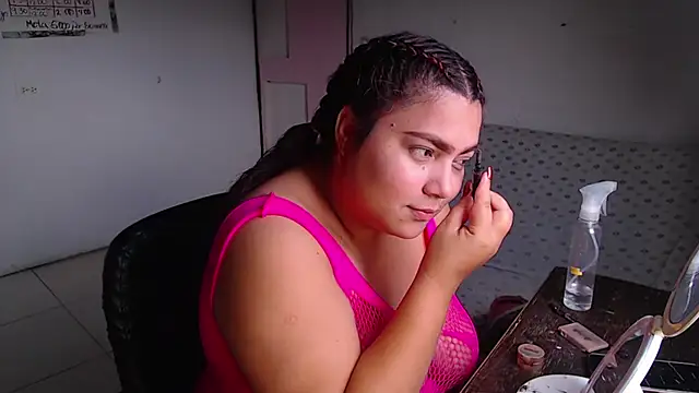 Snapshot of girl_milk2 chatting on November 8, 2:20 pm girl milk2 online show from November 8, 2:20 pm