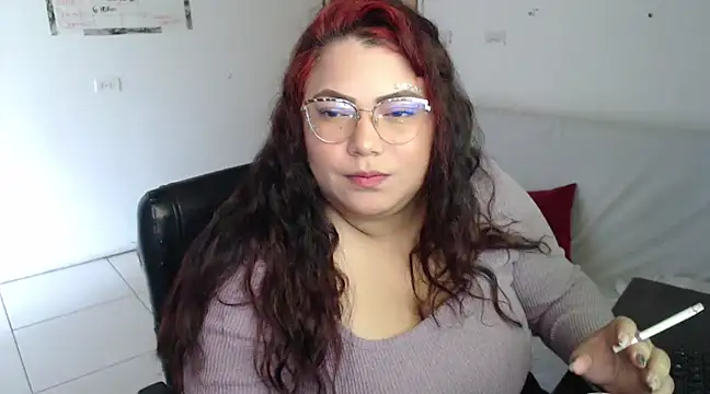 Snapshot of girl_milk2 chatting on March 8, 2:19 pm girl milk2 online show from March 8, 2:19 pm