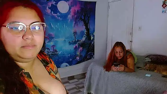 Snapshot of girl_milk2 chatting on February 4, 2:10 pm girl milk2 online show from February 4, 2:10 pm