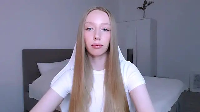 Snapshot of Luna_insniity chatting on November 13, 8:02 pm Luna insniity online show from November 13, 8:02 pm