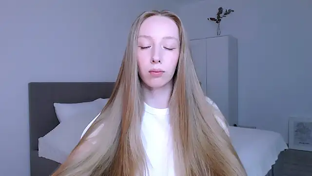 Snapshot of Luna_insniity chatting on November 27, 9:15 pm Luna insniity online show from November 27, 9:15 pm