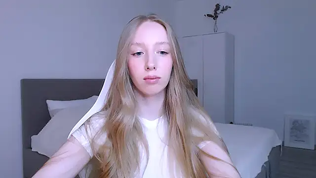 Snapshot of Luna_insniity chatting on November 21, 8:08 pm Luna insniity online show from November 21, 8:08 pm