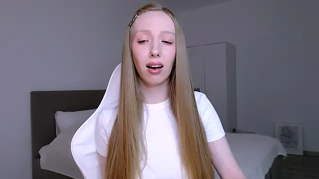 Luna insniity online show from February 8, 8:28 pm