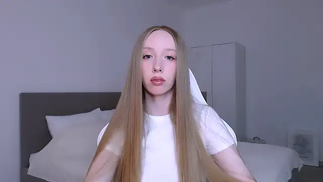 Luna insniity online show from April 2, 9:21 pm