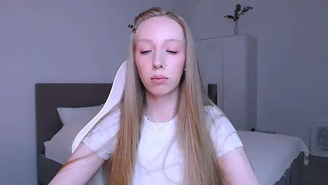 Snapshot of Luna_insniity chatting on December 14, 9:09 pm Luna insniity online show from December 14, 9:09 pm