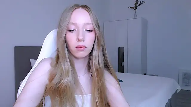 Snapshot of Luna_insniity chatting on November 12, 8:34 pm Luna insniity online show from November 12, 8:34 pm