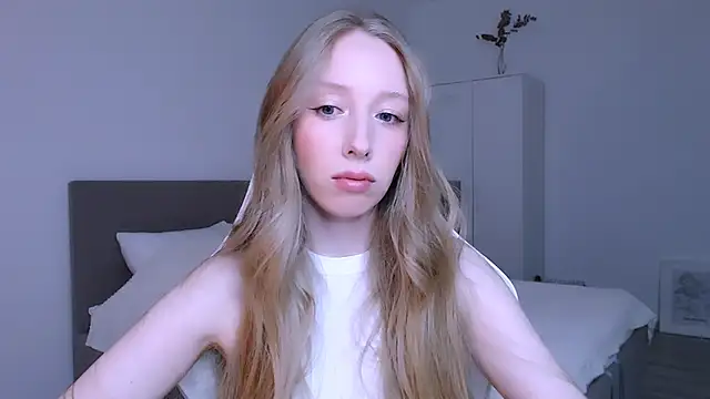 Snapshot of Luna_insniity chatting on December 15, 8:36 pm Luna insniity online show from December 15, 8:36 pm