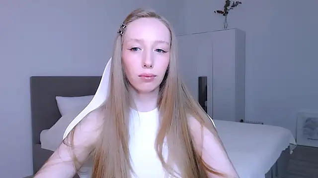 Snapshot of Luna_insniity chatting on November 10, 7:19 pm Luna insniity online show from November 10, 7:19 pm