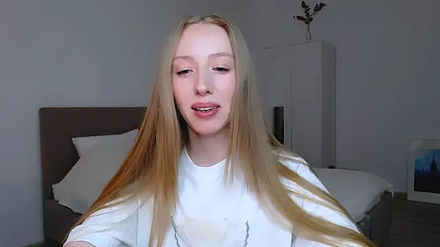 Luna insniity online show from February 12, 7:56 pm