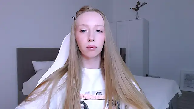 Snapshot of Luna_insniity chatting on November 30, 8:20 pm Luna insniity online show from November 30, 8:20 pm