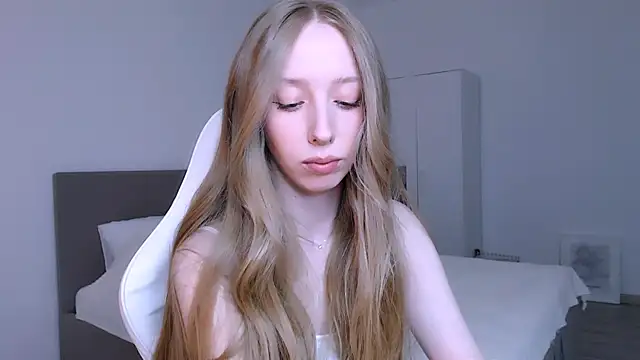 Luna insniity online show from February 23, 9:15 pm