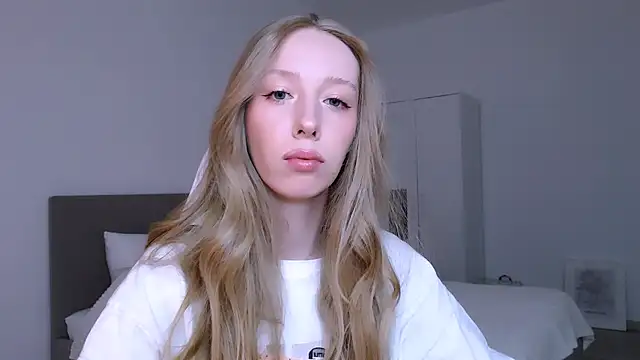 Luna insniity online show from March 11, 9:20 pm