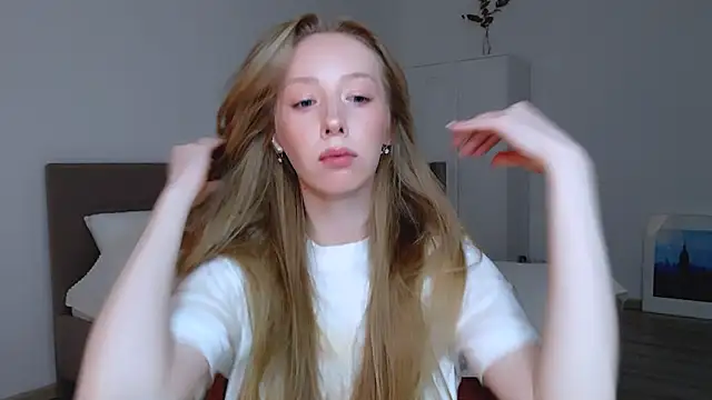 Luna insniity online show from February 3, 8:24 pm