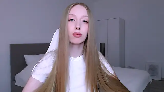 Luna insniity online show from March 22, 8:54 pm