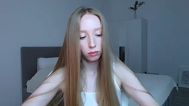 Snapshot of Luna_insniity chatting on October 21, 8:08 pm Luna insniity online show from October 21, 8:08 pm