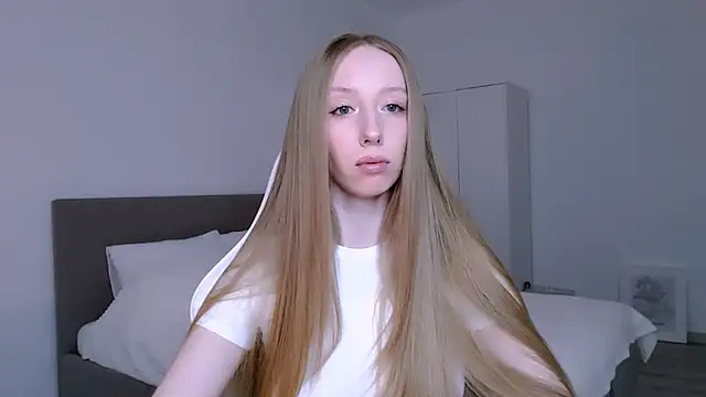 Luna insniity online show from February 17, 9:01 pm