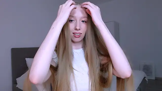 Luna insniity online show from March 4, 9:33 pm