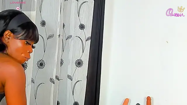 Snapshot of Yummy_squirter chatting on July 6, 6:31 am Yummy squirter online show from July 6, 6:31 am