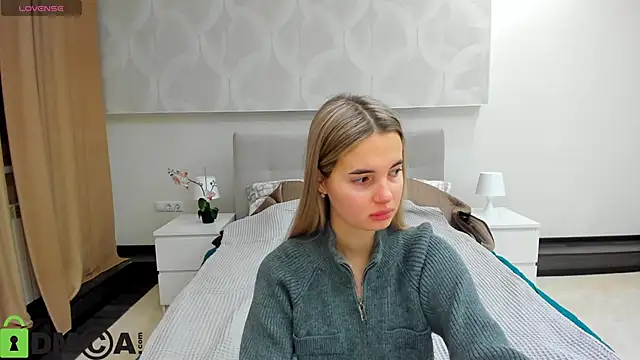 Donna Evans online show from November 14, 11:52 pm