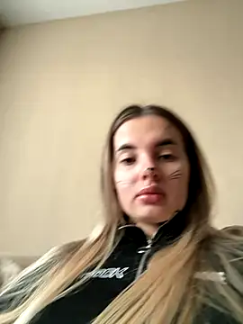 Donna Evans online show from October 31, 2:41 am