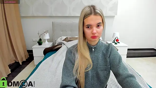 Donna Evans online show from November 29, 12:00 am