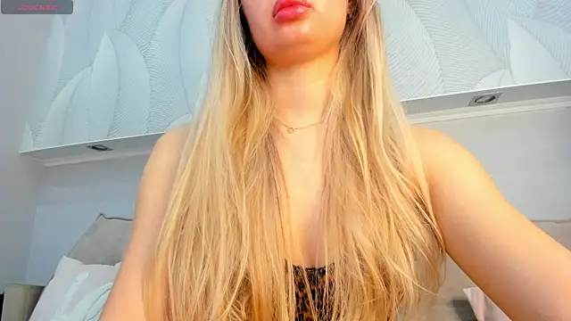 Donna Evans online show from April 5, 1:01 am