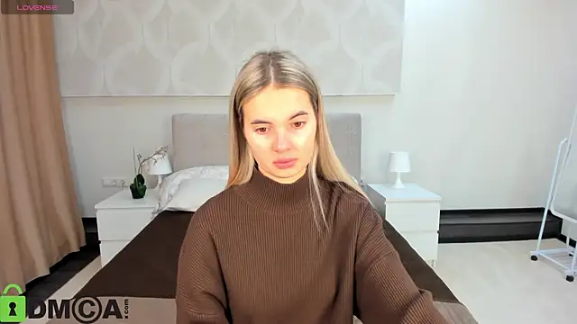 Donna Evans online show from November 25, 11:59 pm