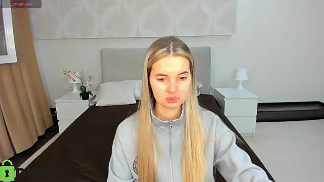 Donna Evans online show from April 3, 11:55 pm