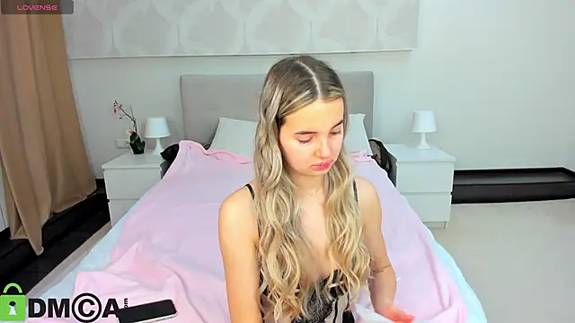 Donna Evans online show from April 17, 12:02 am