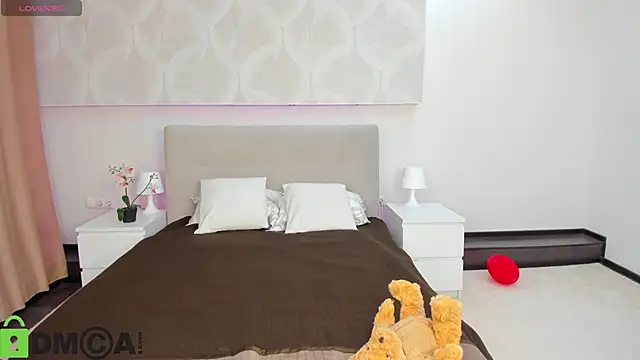 Donna Evans online show from February 17, 11:57 pm