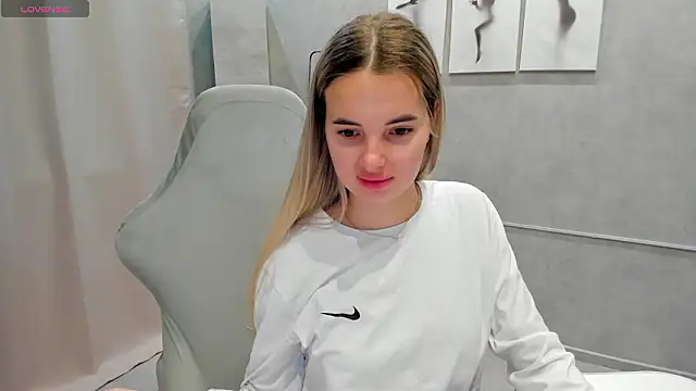 Donna Evans online show from March 12, 11:31 pm