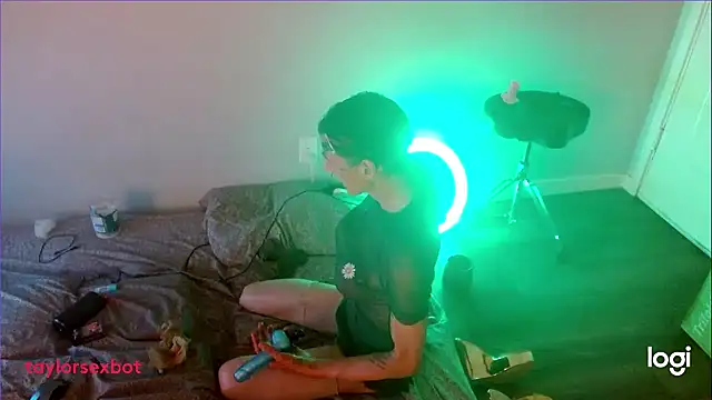 Taylorsexbot online show from February 2, 5:06 am