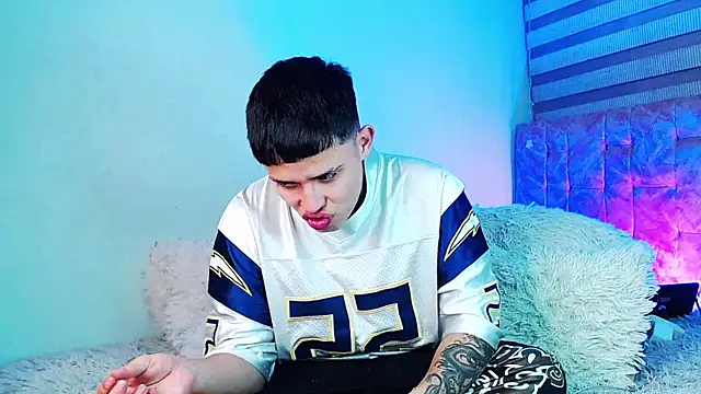 Snapshot of _justinmoon2 chatting on July 11, 8:03 am justinmoon2 online show from July 11, 8:03 am