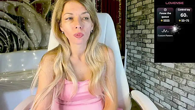 Snapshot of Eva_Melow chatting on February 27, 7:58 pm Eva Melow online show from February 27, 7:58 pm