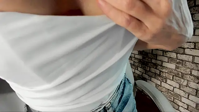 Snapshot of Eva_Melow chatting on November 22, 6:51 pm Eva Melow online show from November 22, 6:51 pm