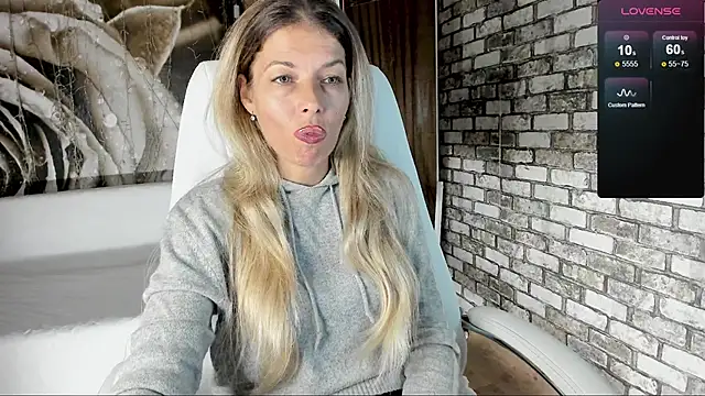 Snapshot of Eva_Melow chatting on September 27, 3:07 pm Eva Melow online show from September 27, 3:07 pm