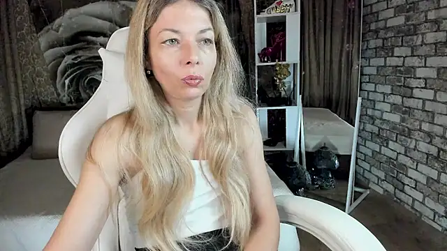 Eva Melow online show from April 19, 12:39 pm