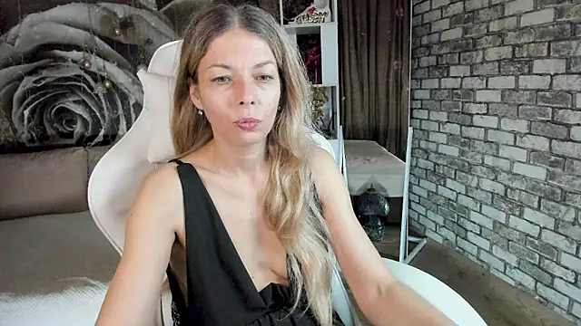 Eva Melow online show from April 15, 12:32 pm