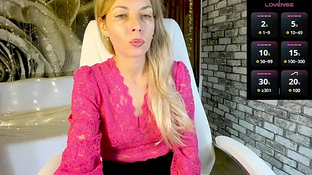 Snapshot of Eva_Melow chatting on March 5, 9:37 pm Eva Melow online show from March 5, 9:37 pm