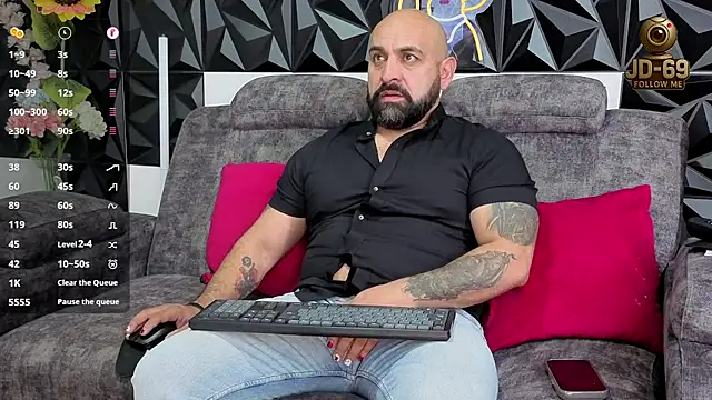 Snapshot of JD-69 chatting on December 16, 6:56 pm JD-69 online show from December 16, 6:56 pm