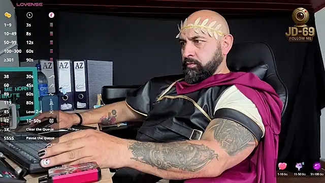 Snapshot of JD-69 chatting on October 31, 5:31 pm JD-69 online show from October 31, 5:31 pm