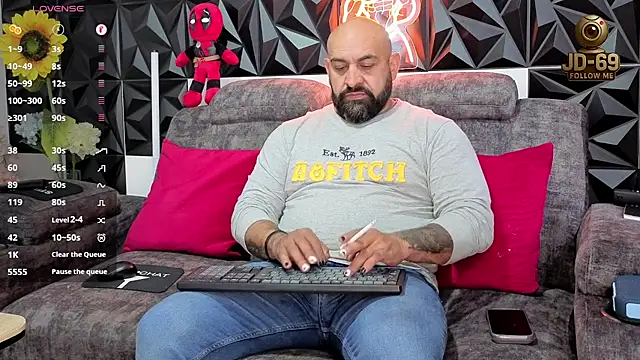 Snapshot of JD-69 chatting on November 27, 5:35 pm JD-69 online show from November 27, 5:35 pm