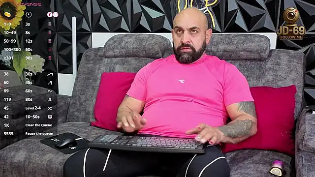 Snapshot of JD-69 chatting on December 15, 8:03 pm JD-69 online show from December 15, 8:03 pm