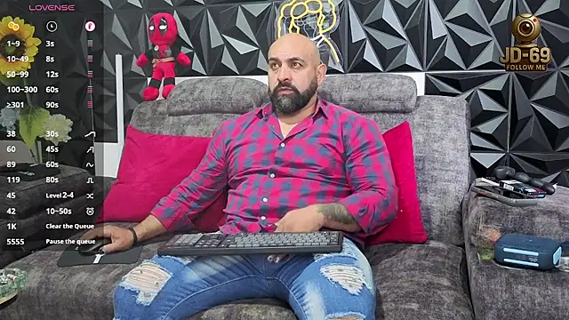 Snapshot of JD-69 chatting on November 25, 6:30 pm JD-69 online show from November 25, 6:30 pm