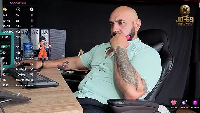 Snapshot of JD-69 chatting on November 20, 7:25 pm JD-69 online show from November 20, 7:25 pm